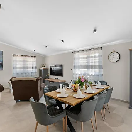 Vala By Interhome